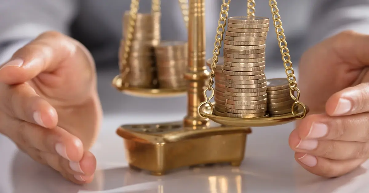 Balancing money on scales
